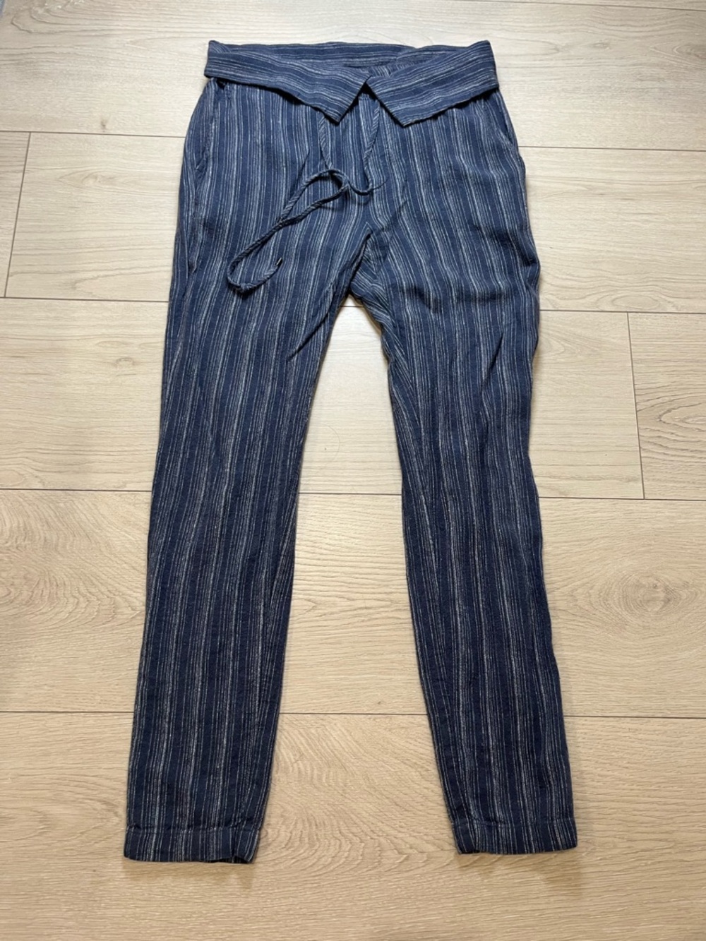 Vince Fold Over Waist Draw String With Button Down Fly Pants Women’s Blue Size4